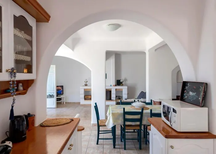 Parikia Cove Mansion 빌라 Páros