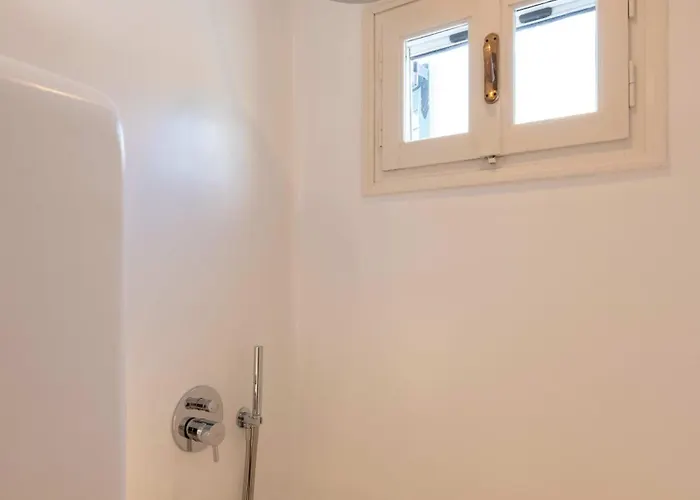 Parikia Cove Mansion 빌라 Páros