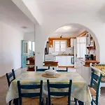 Vila Parikia Cove Mansion *