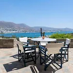 Parikia Cove Mansion Vila *
